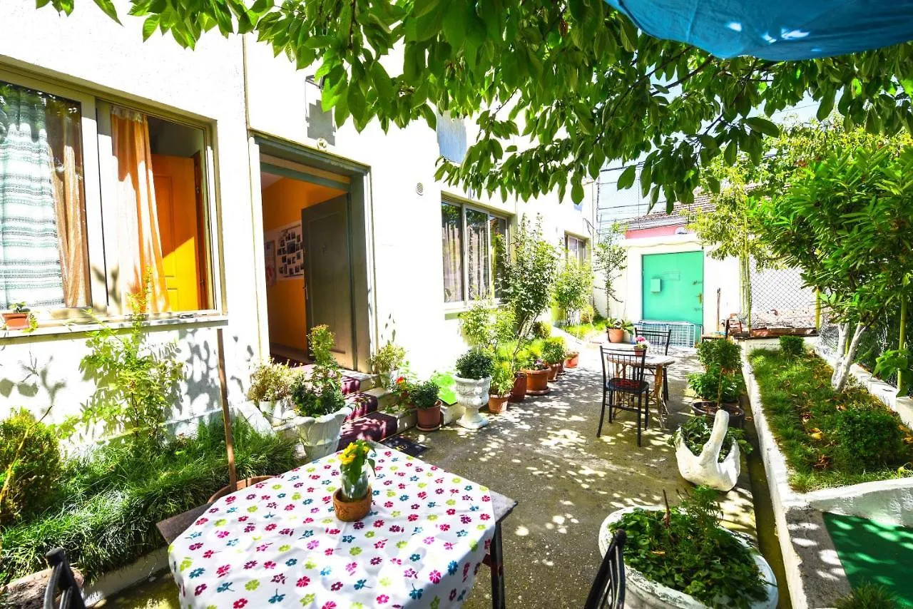 Lovely Apartment W/ Ac + Bath. + Kitchen + Parking And Garden Shkoder 0*,